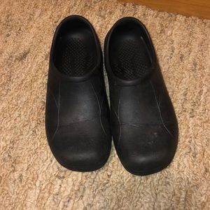 Tredsafe clogs. Restaurant safe working shoes.